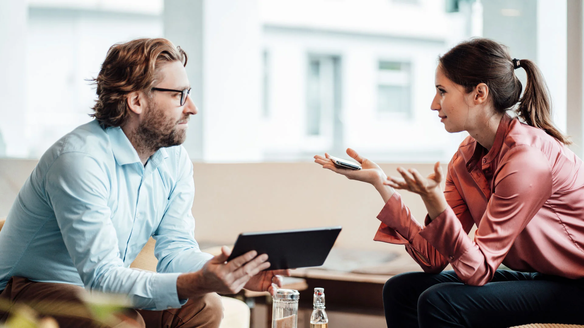 Manager training a new hire in her team.