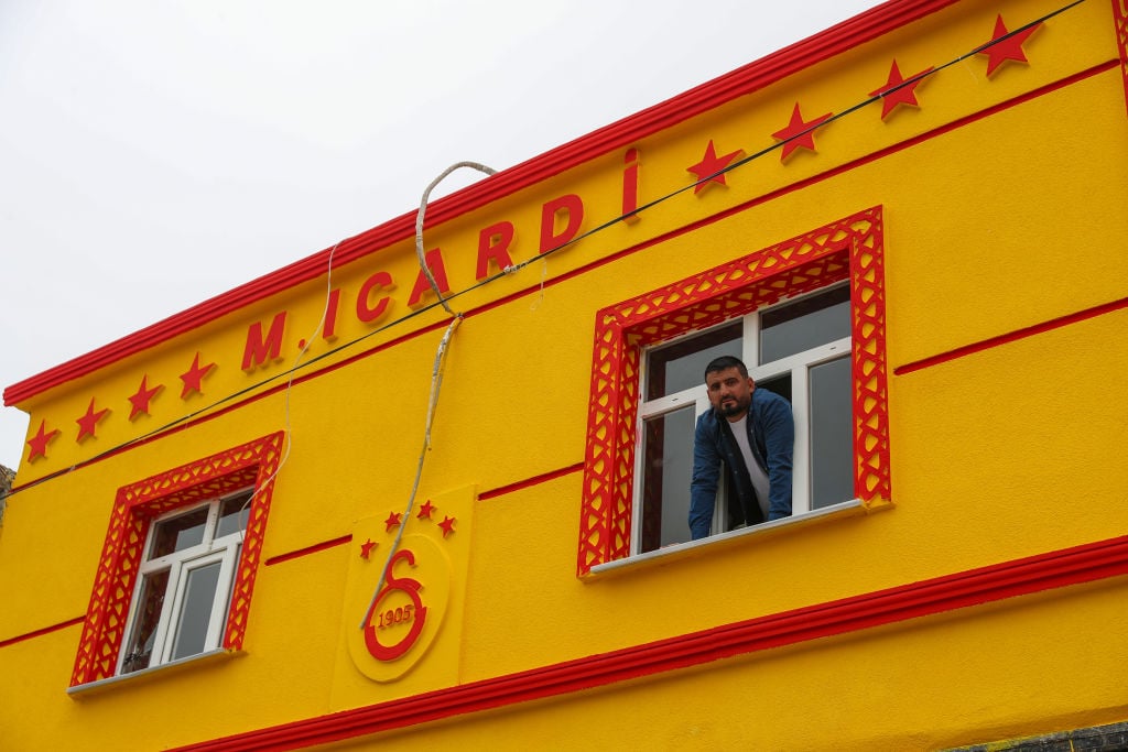 Would you paint your house for your team?