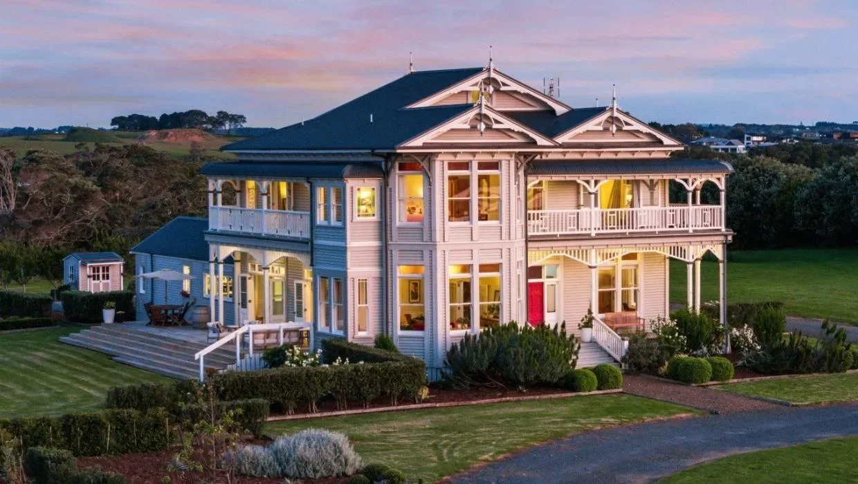 Huntly House in Clarks Beach near Auckland