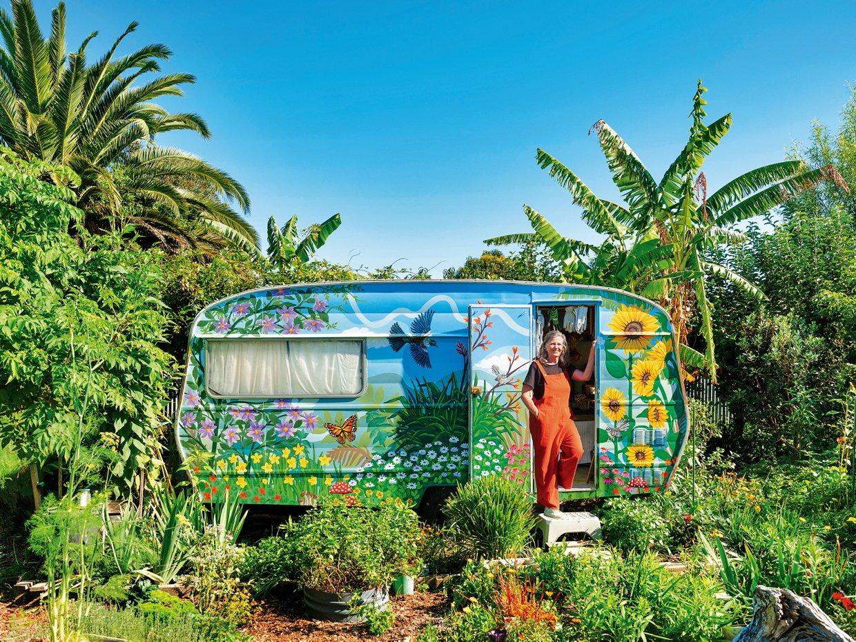 Gorgeous mural painted onto the caravan.