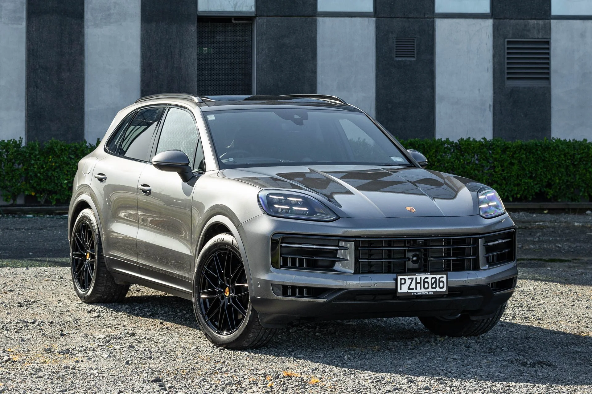  Porsche Cayenne front quarter