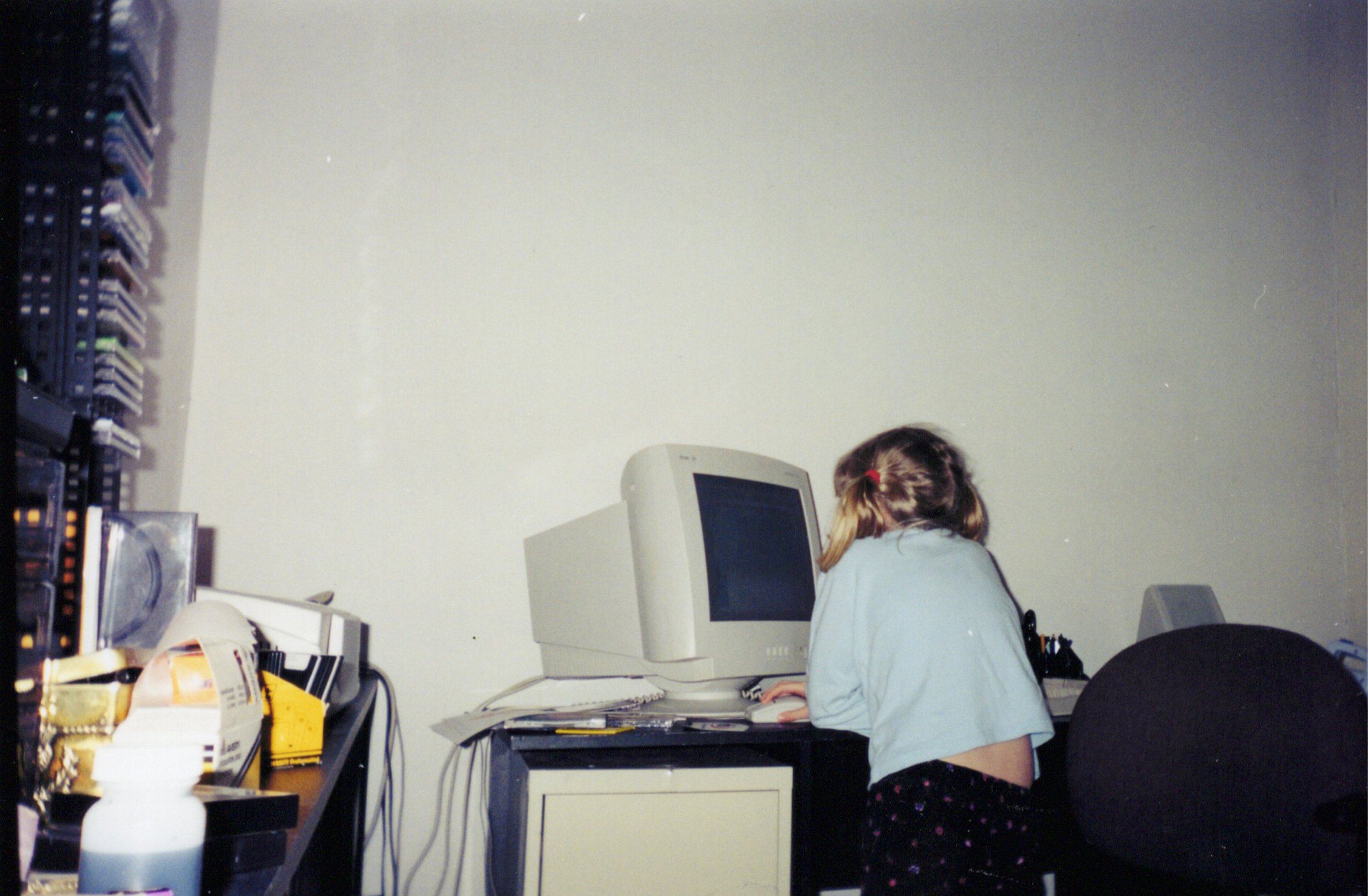Child on computer in 2000