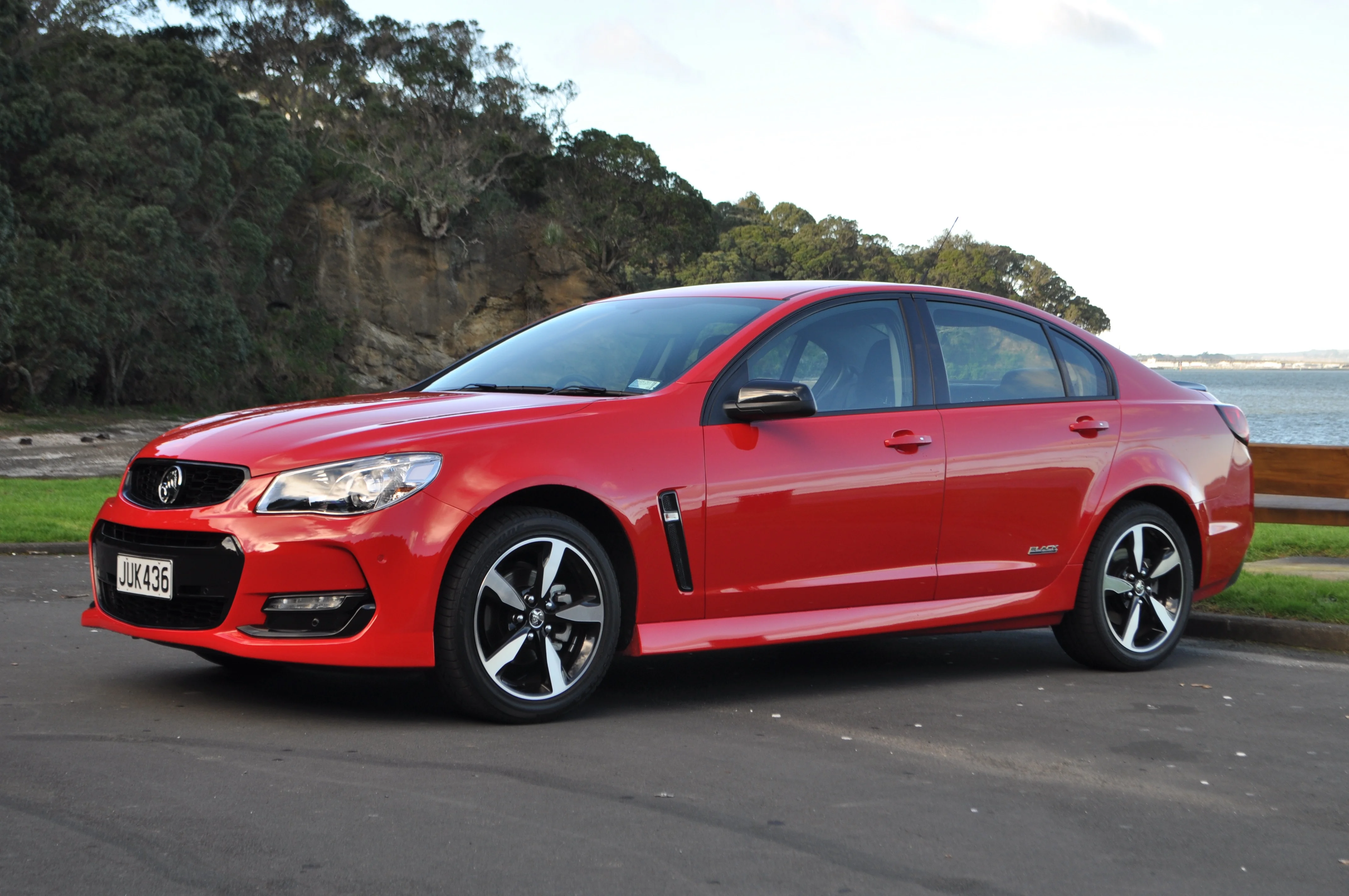 Holden Commodore SV6 Front Exterior