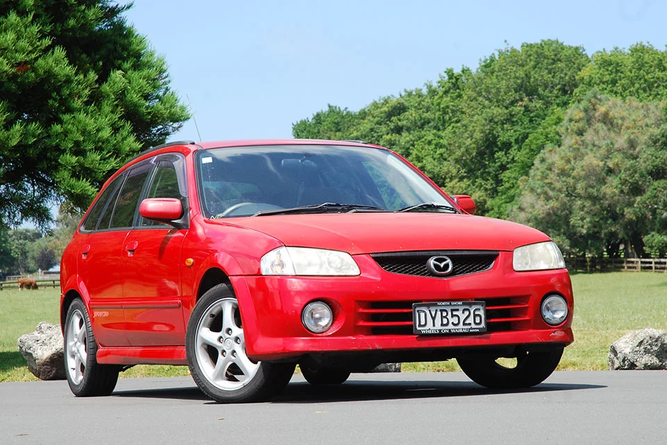 Mazda Familiar 2000 Front Exterior