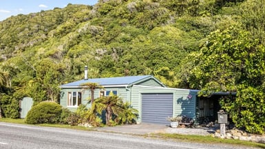Exterior of Buller cottage