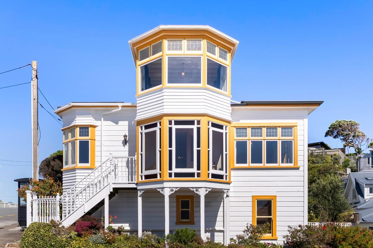 This bold landmark in Maida Vale Rd in Roseneath, Wellington caught the eye of a family that first read about it on Stuff. Photo: Ray White