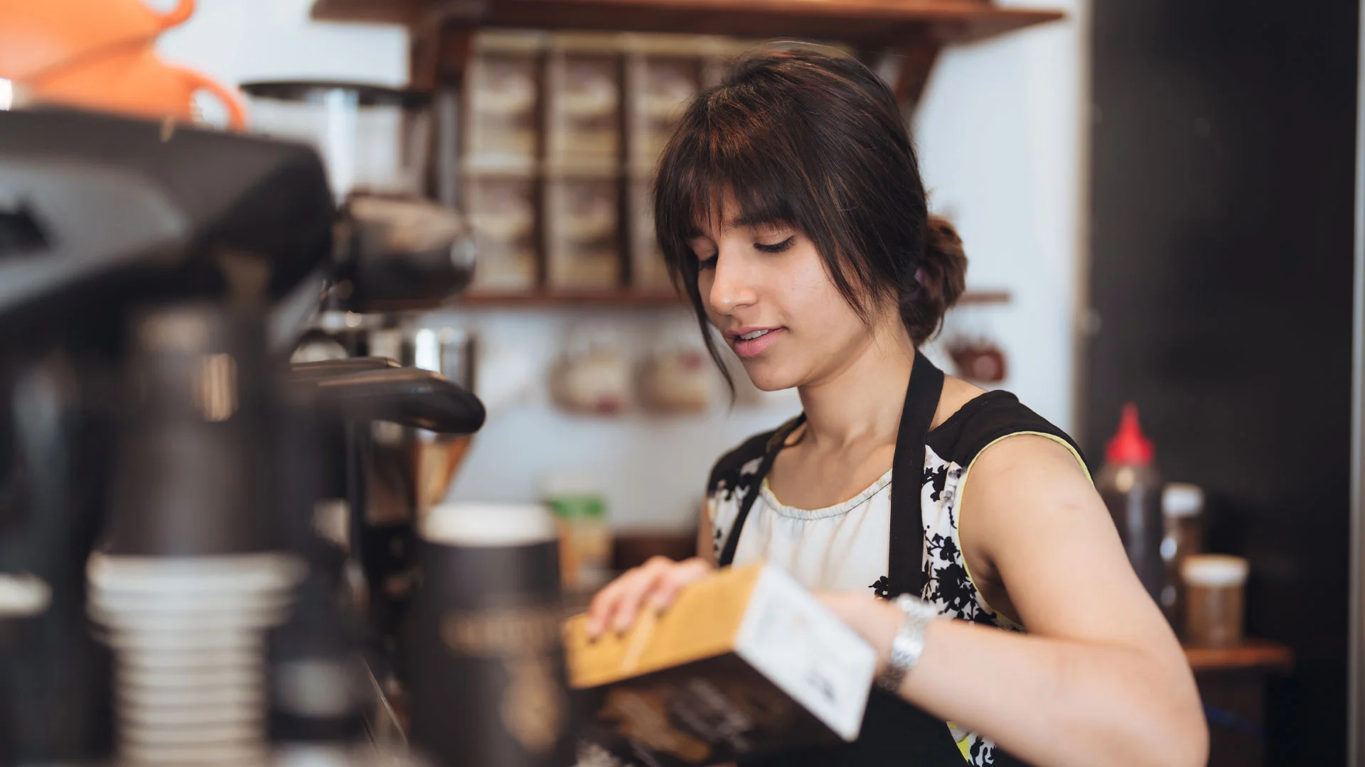Backpacker working at a cafe in NZ.