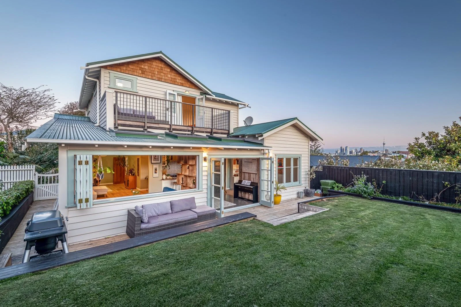 Exterior photo of a northcote home with the auction brought forward.