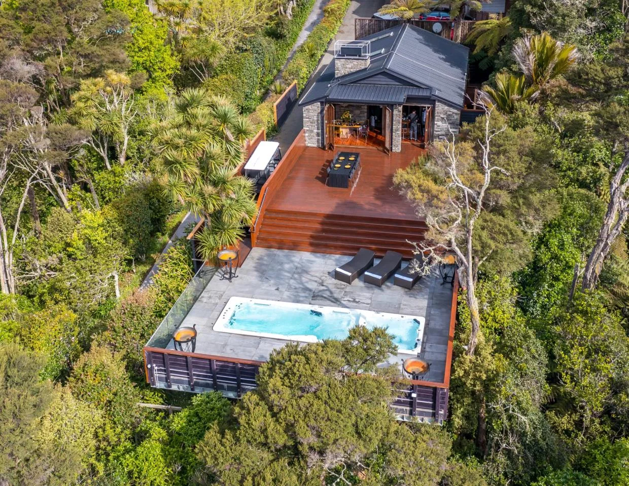 Exterior of Maison Blanc Lodge in Titirangi, west Auckland 