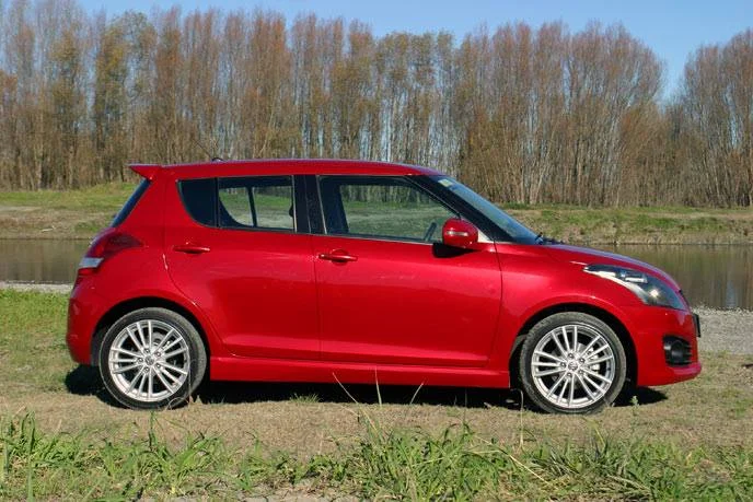 Suzuki Swift Side