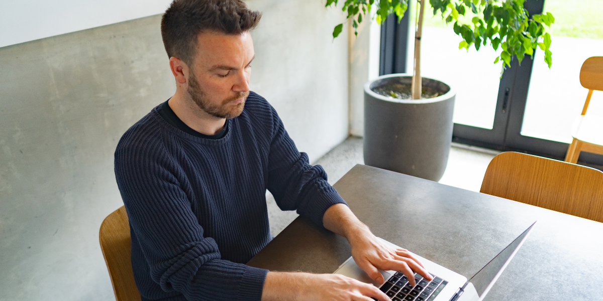 Respond to candidates quickly using email, texts or phone calls.