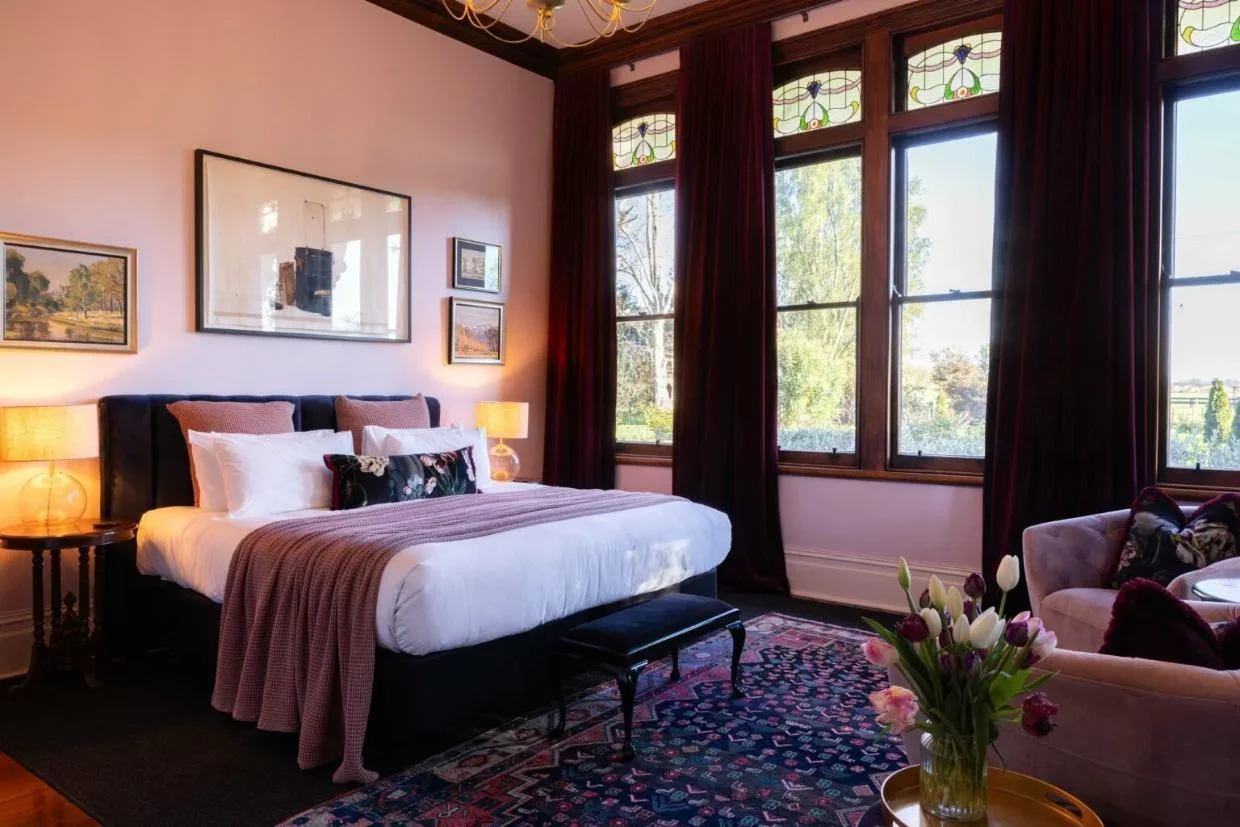 Bedroom with ink walls