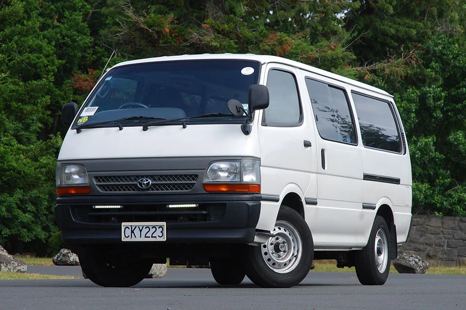 Toyota Hiace 2004 Front Exterior