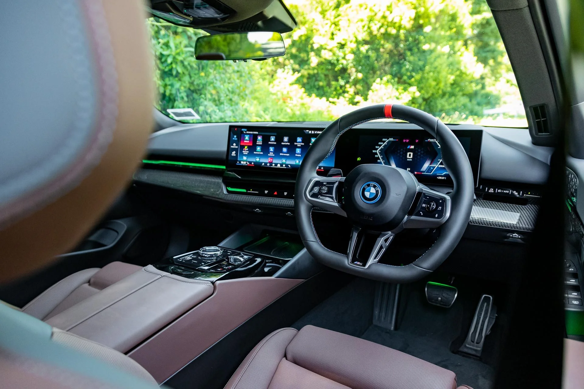 BMW-i5 cabin
