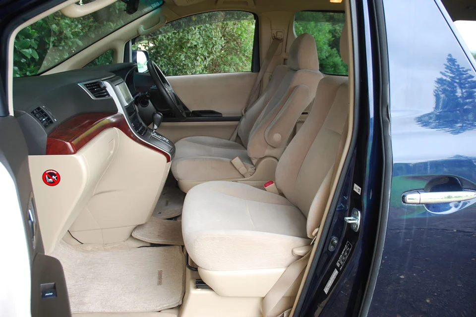 Toyota Alphard 2011