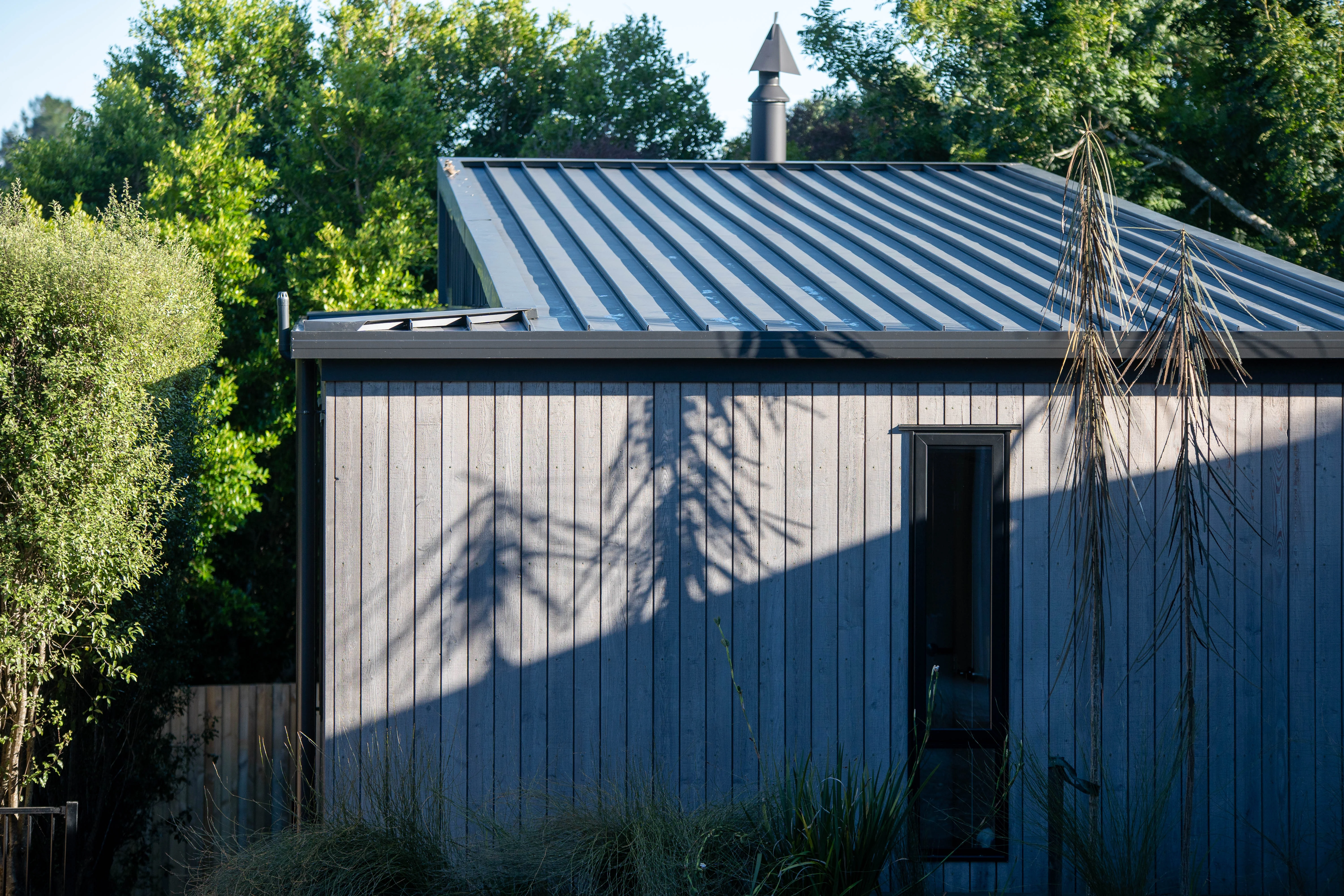 The 2024 Green Home of the Year, Back House by Strachan Group Architects, is just that; a minor dwelling that makes the most of a sunny spot in the back garden. Careful planning allowed for the design of a home that feels spacious and comfortable for its occupants, a family of three. Image: Paul Brandon