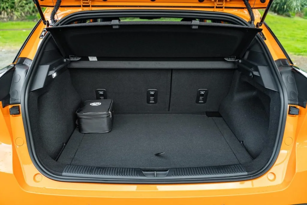 MG MG4 Essence boot space