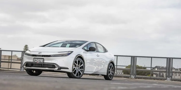 Toyota-Prius-PHEV-front-quarter-hero