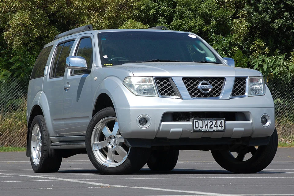 Nissan Pathfinder 2006 Front Exterior