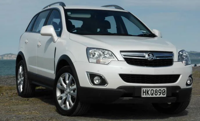 Holden Captiva 2014 Front Quarter