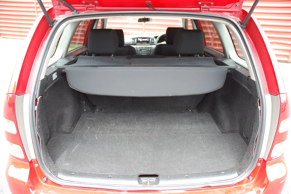 Toyota Fielder 2001 Boot