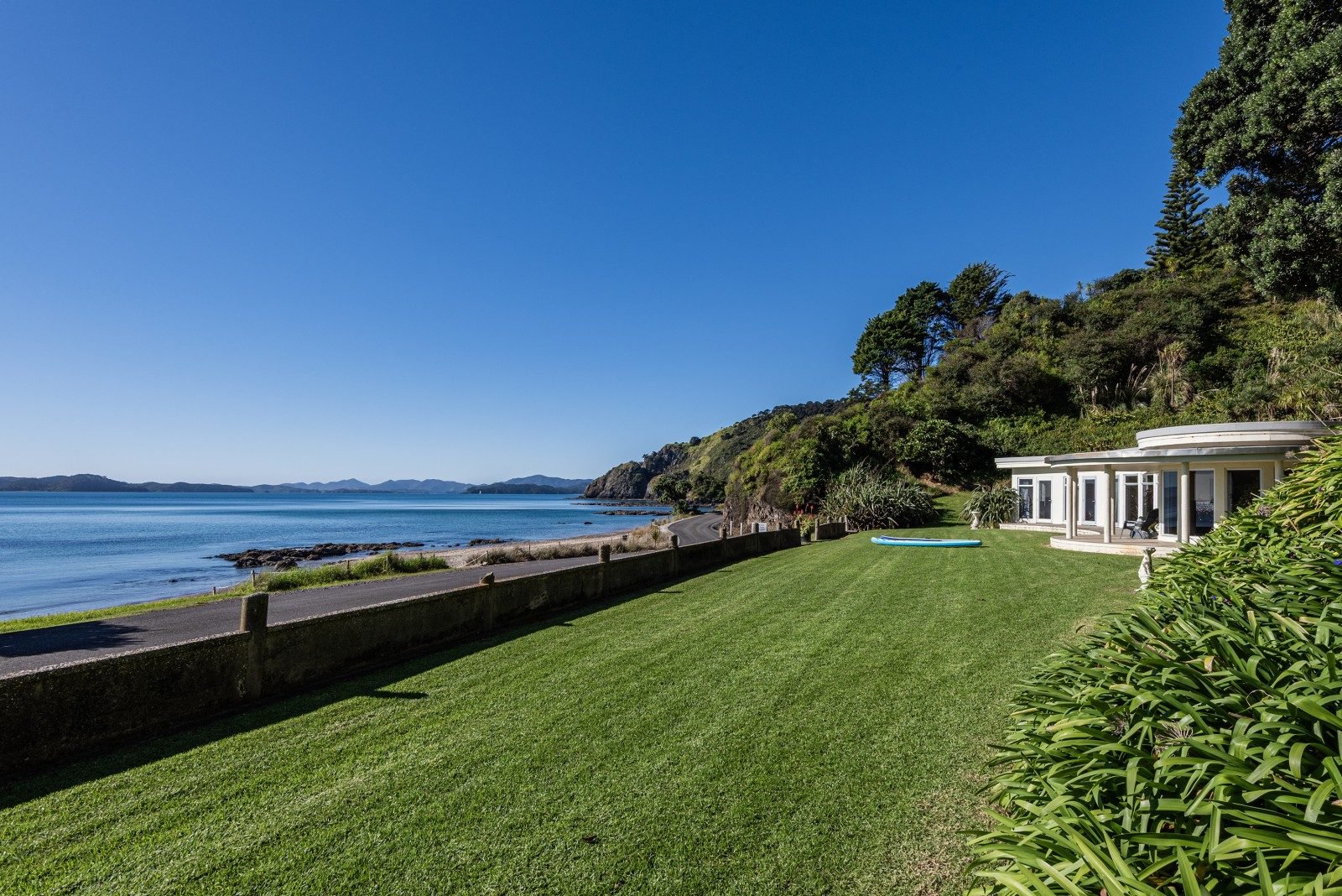 Art deco home in Russell
