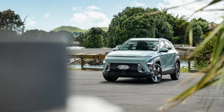 Hyundai Kona Hybrid Active front quarter hero shot 