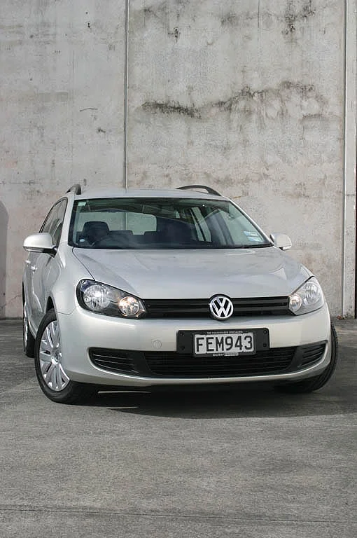 Volkswagen Golf Variant Front Exterior