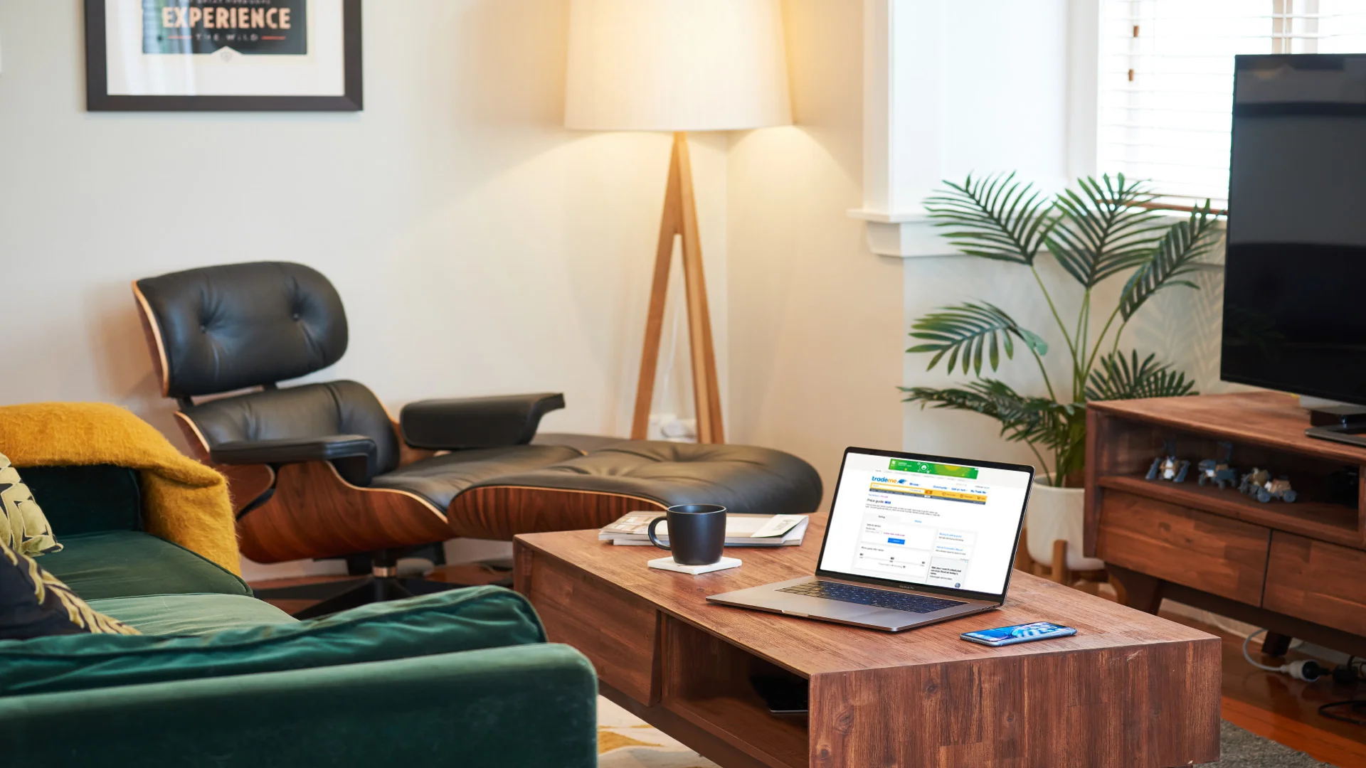 car price guide on laptop