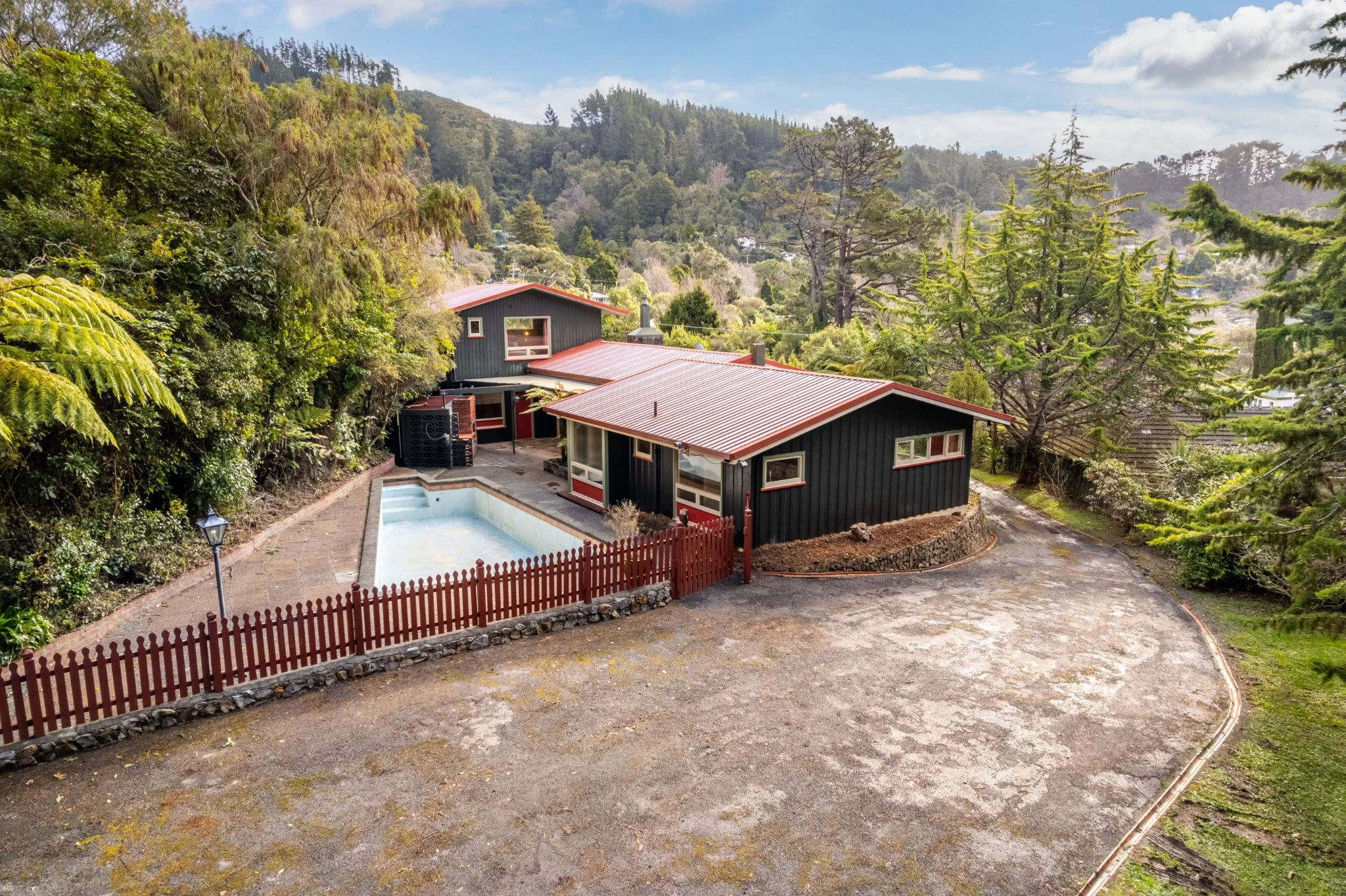 99 Pinehaven Road, Pinehaven, Upper Hutt, Wellington