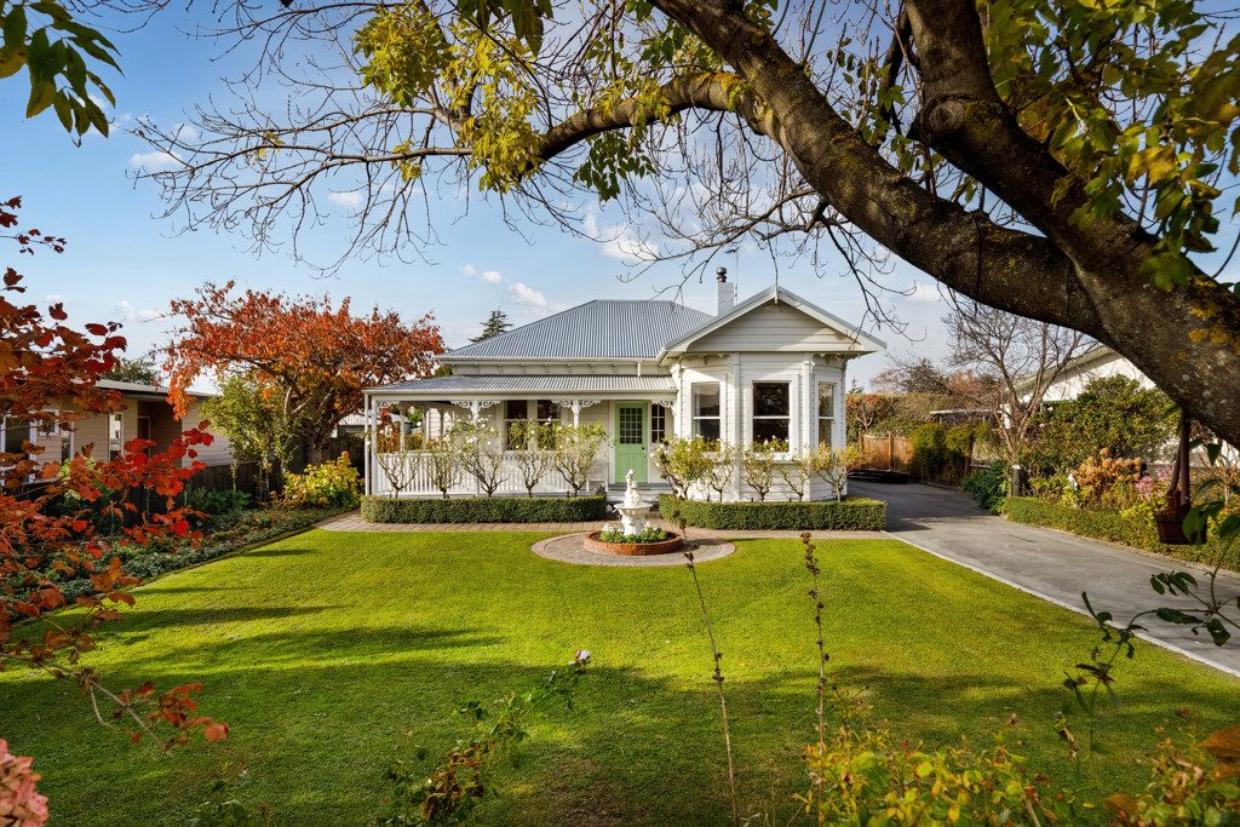 The Edwardian villa at 7 Lybster St is for sale. Photo: TRADE ME/HARCOURTS