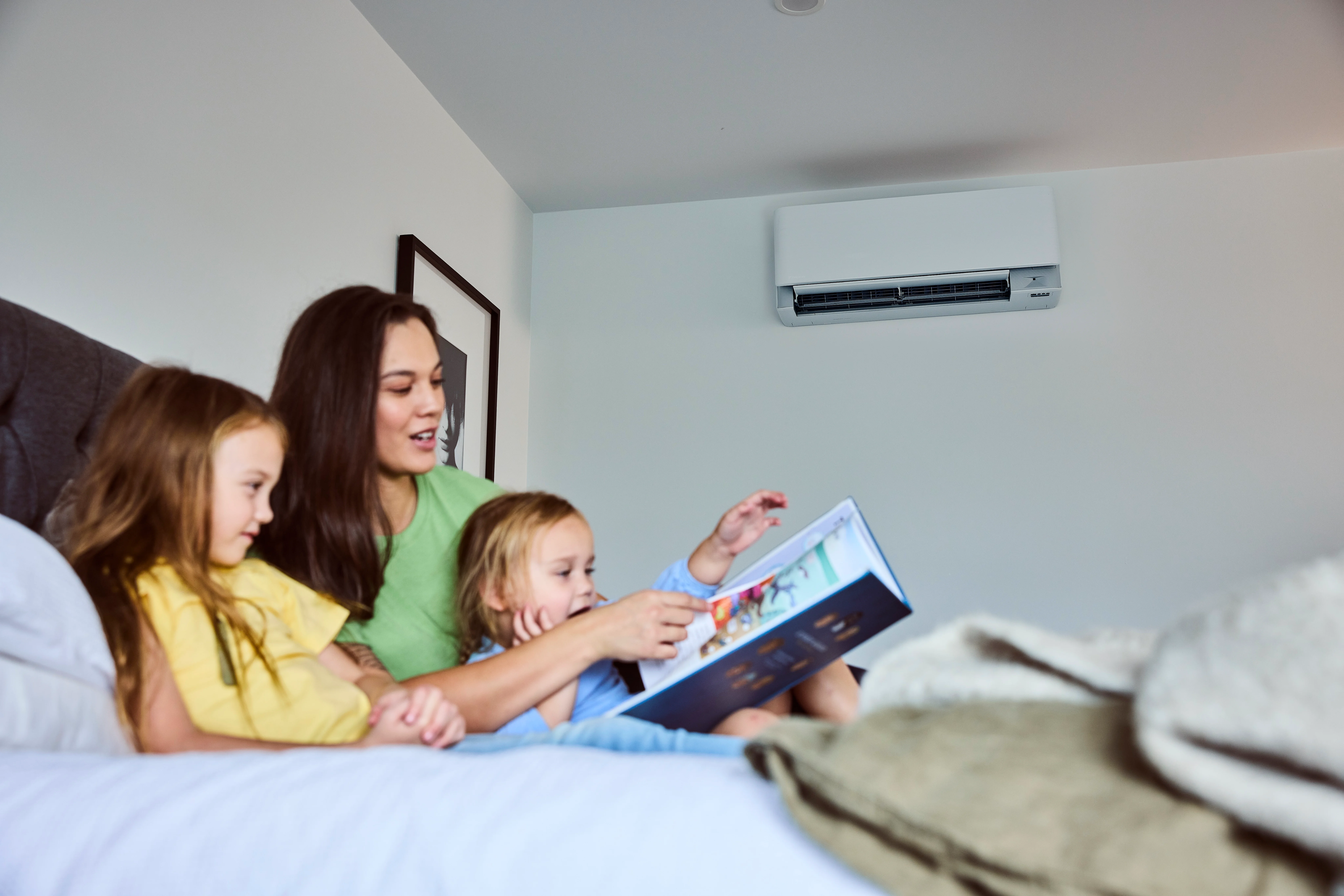 Mum reads children a story