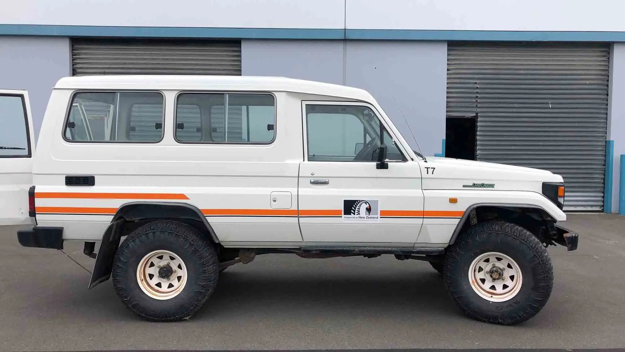 2004 Toyota Land Cruiser with Antarctica New Zealand logo