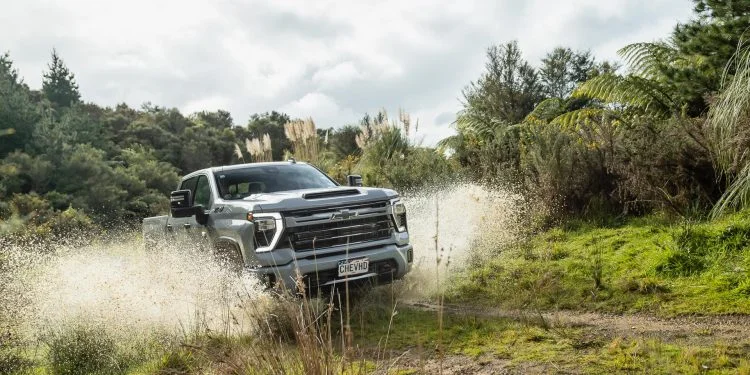 Chevrolet-Silverado-2500-HD-LTZ-water-splash-hero