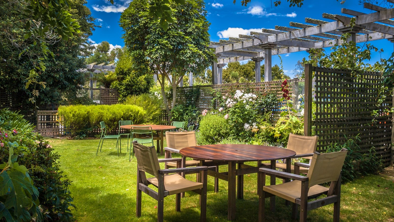 Outdoor dining christchurch's best landscapers
