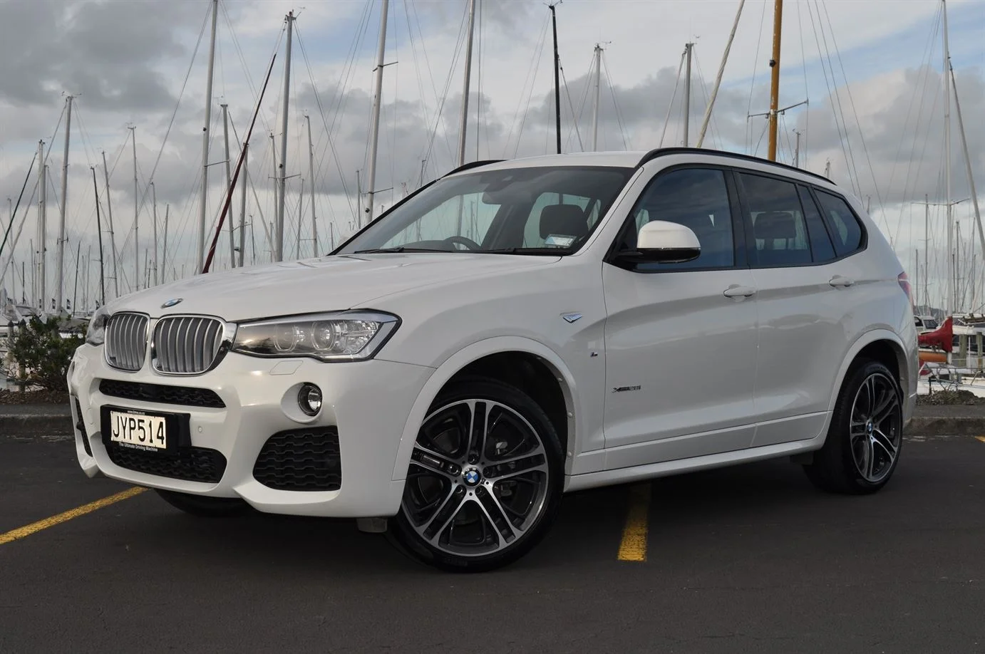 BMW X3 28i Front Exterior