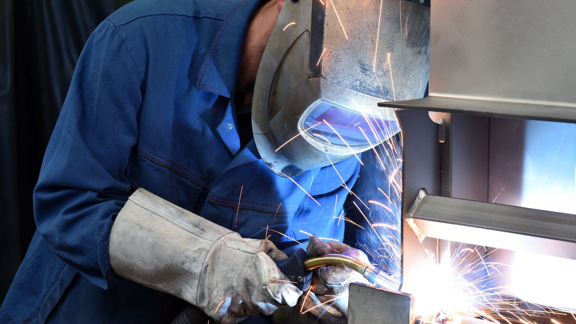 Welder in NZ working on a job.
