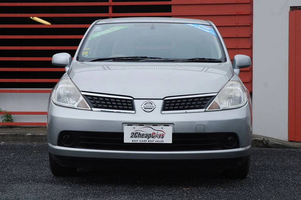 Nissan Tiida 2004