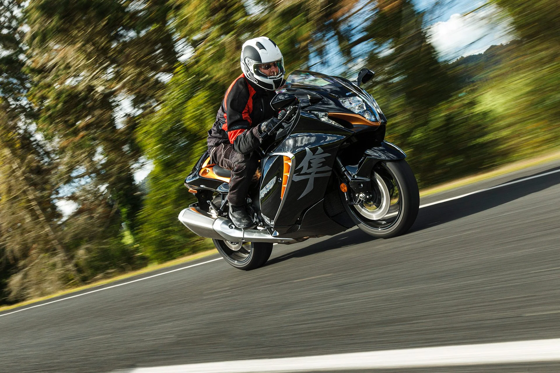 Suzuki Hayabusa action shot front shot