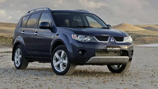 Mitsubishi Outlander wide
