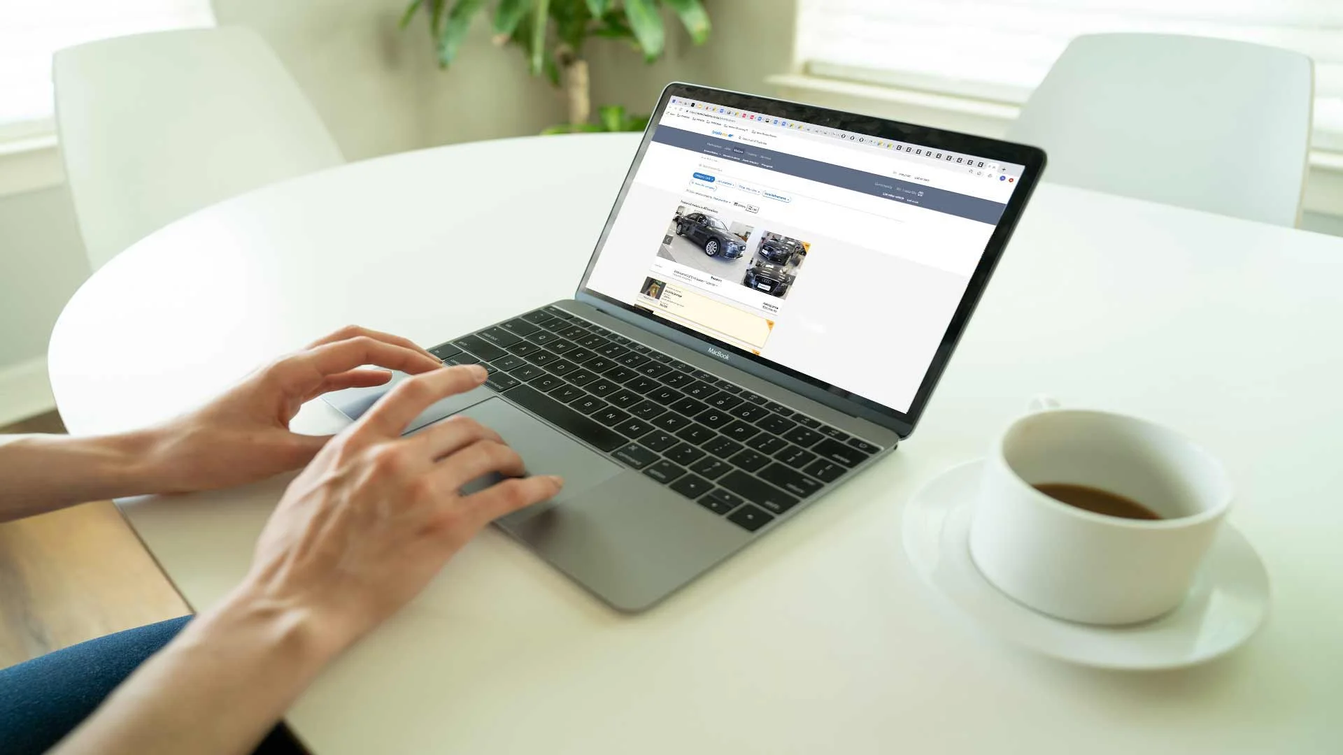 Trade Me Motors logo